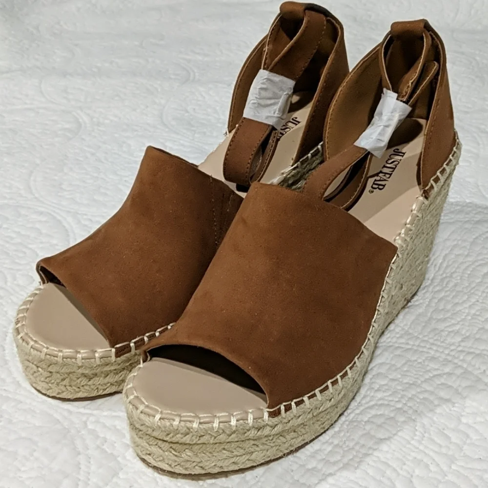 NWOT Espadrille Wedge Shoes NEVER WORN